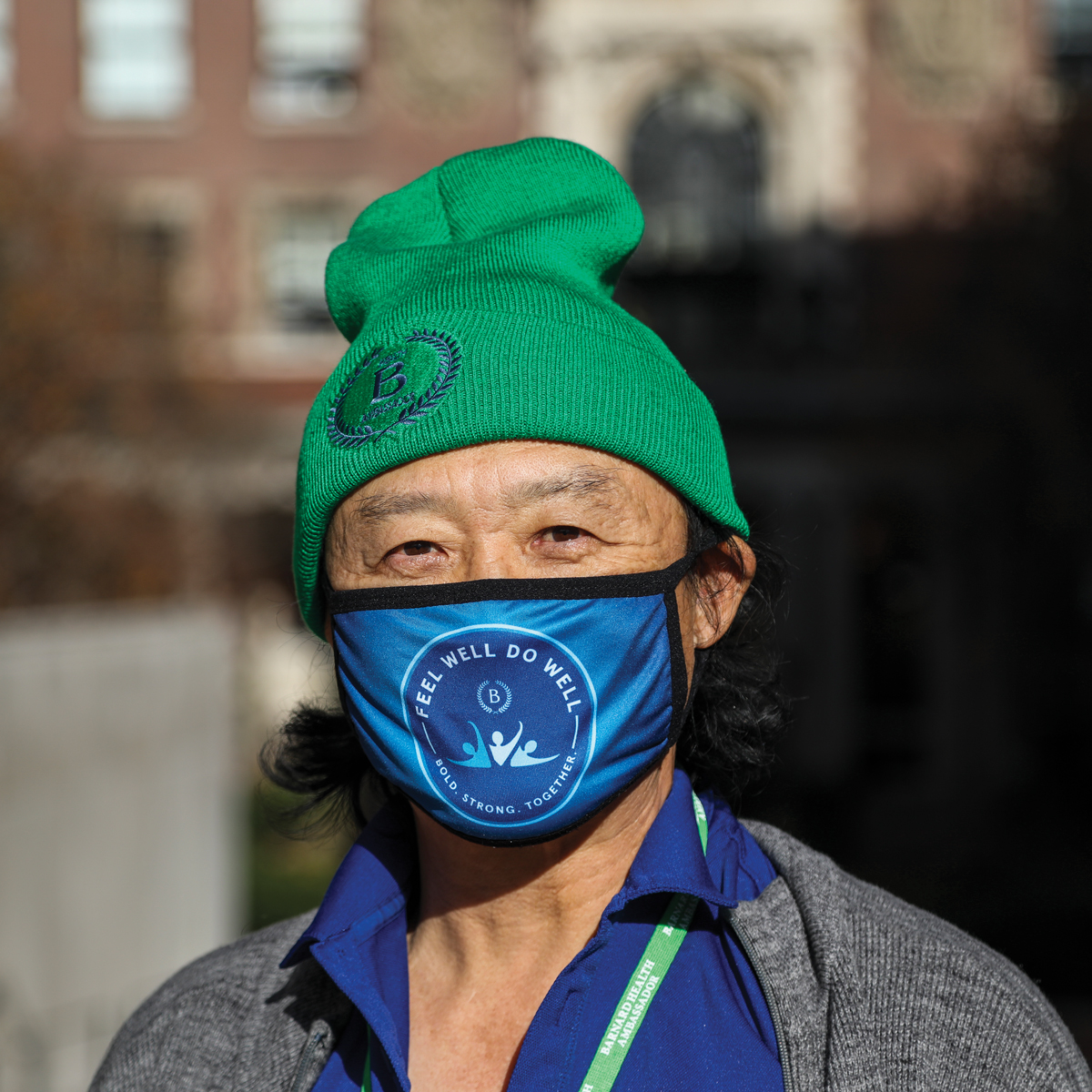 Headshot of Inkyoung (Ken) Kim wearing Barnard health ambassador mask
