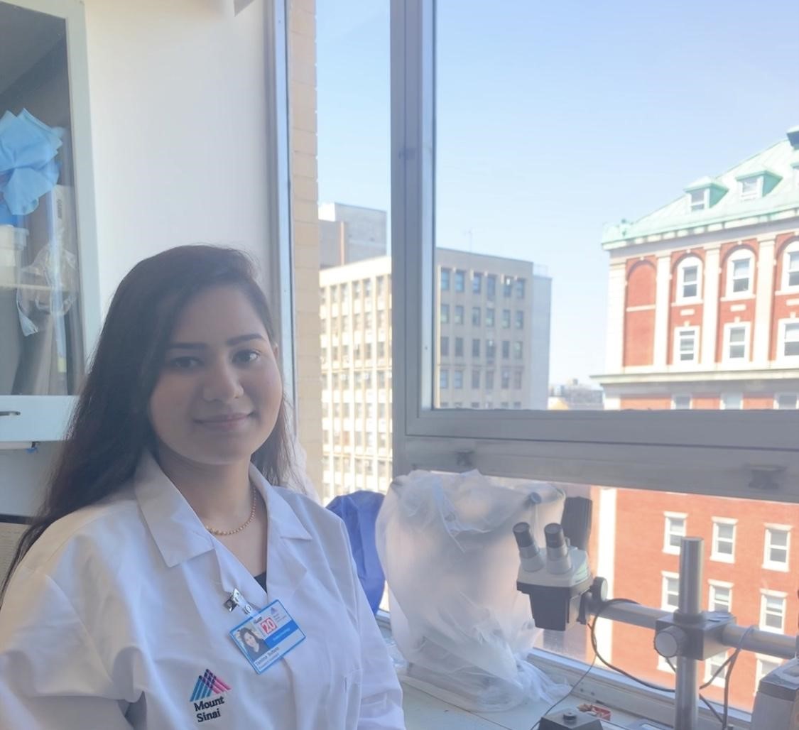 Tamima Sultana in the lab at mount sinai