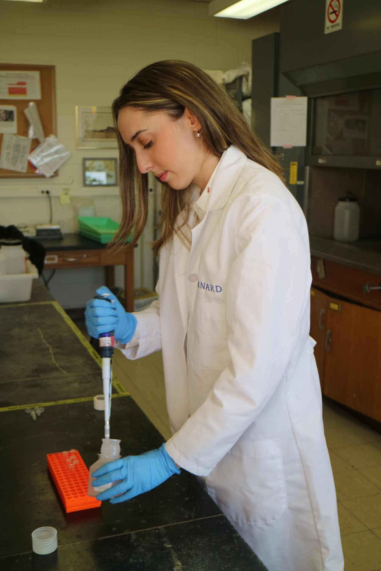 Eliana Elikan, research assistant in the Snow Lab