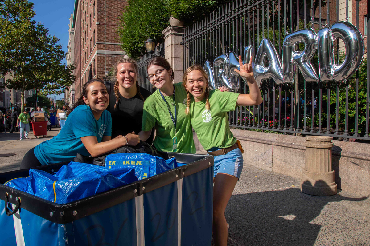 NSOP-2023 Barnard students outside in front of silver Barnard balloons