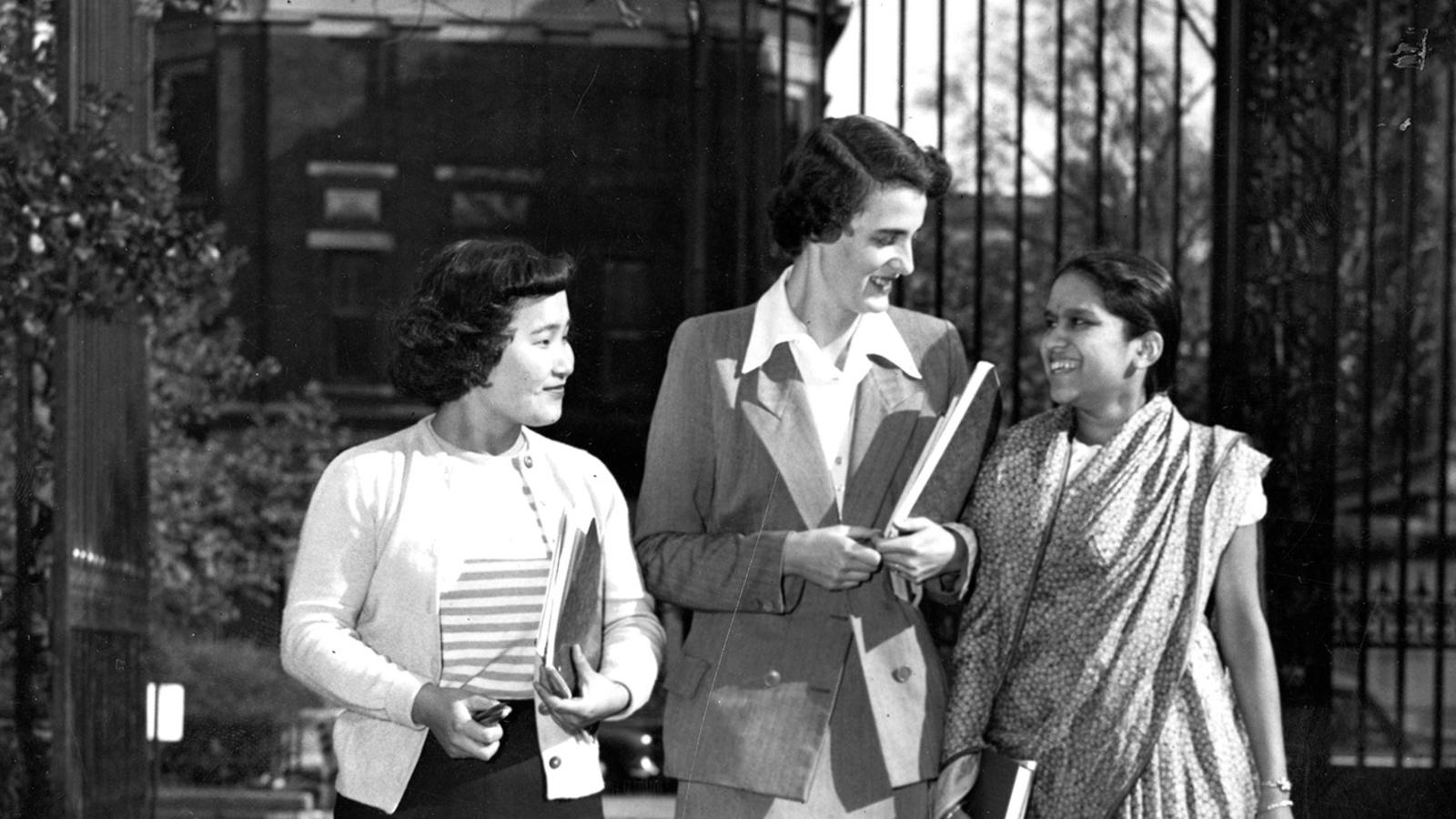 3 students at the Barnard gate in 1950, black and white