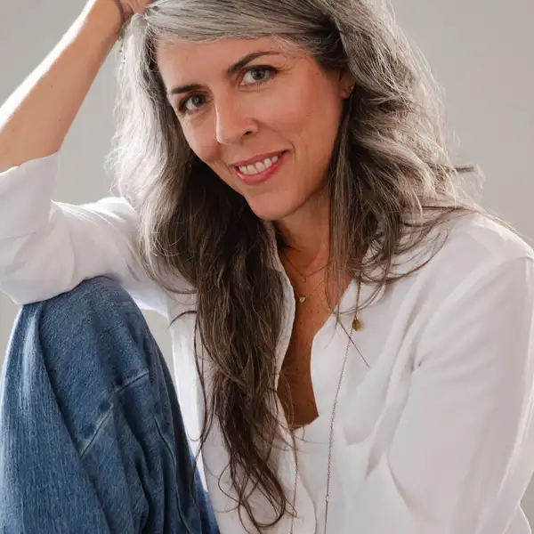 Colleen Thomas-Young Headshot