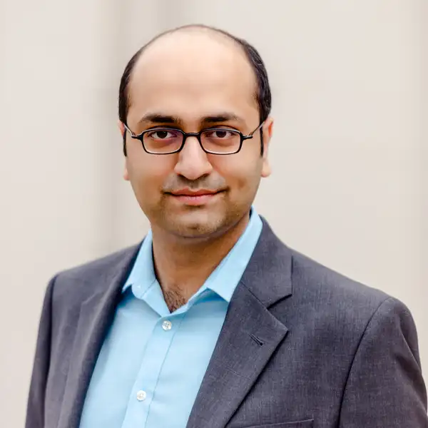 Ahmer's headshot