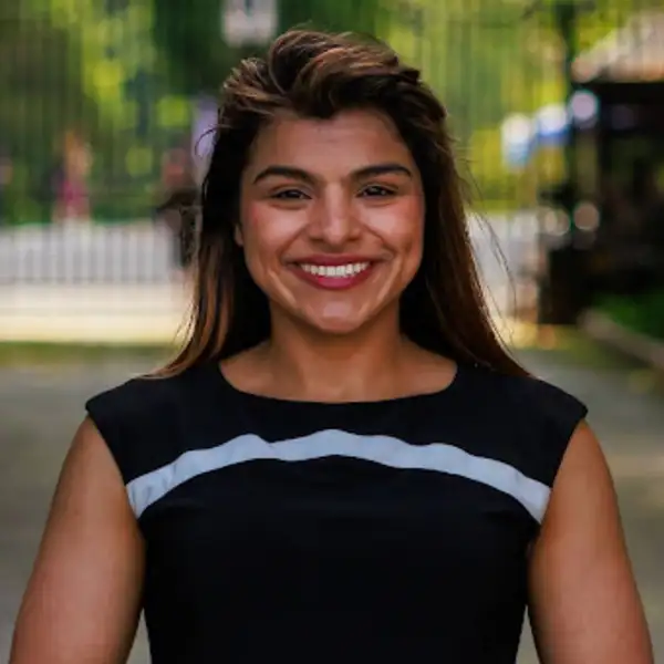 Headshot of Inis Serrano