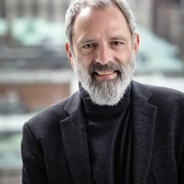Jose Moya headshot