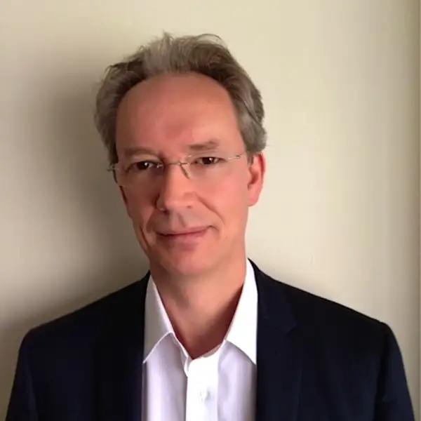 Peter Connor headshot