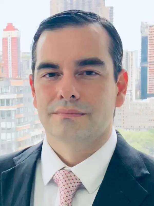 Jose Cao-Alvira Headshot