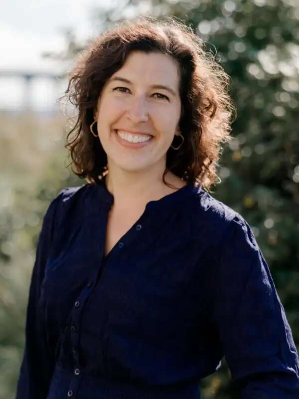 Lauren Ninoshvili headshot