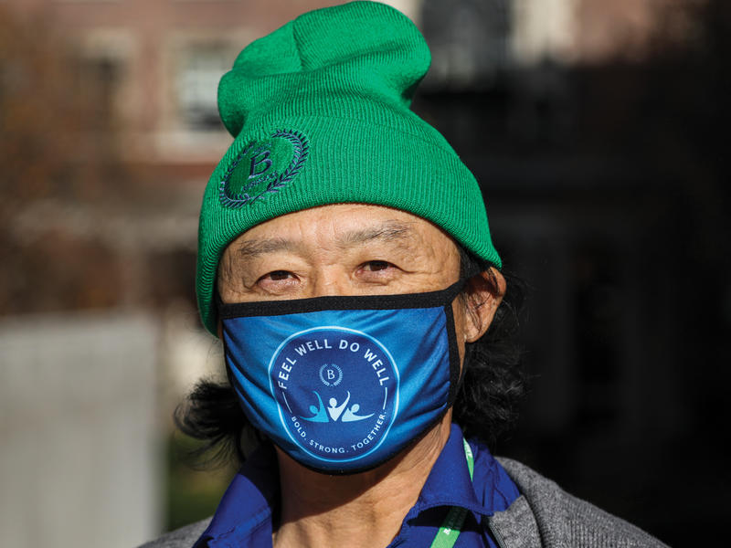 Headshot of Inkyoung (Ken) Kim wearing Barnard health ambassador mask
