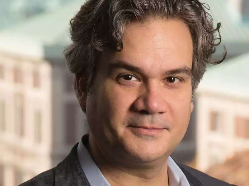 Headshot of Alexander Cooley