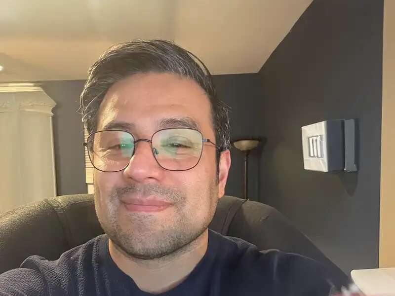 Headshot of Johnny Rodriguez