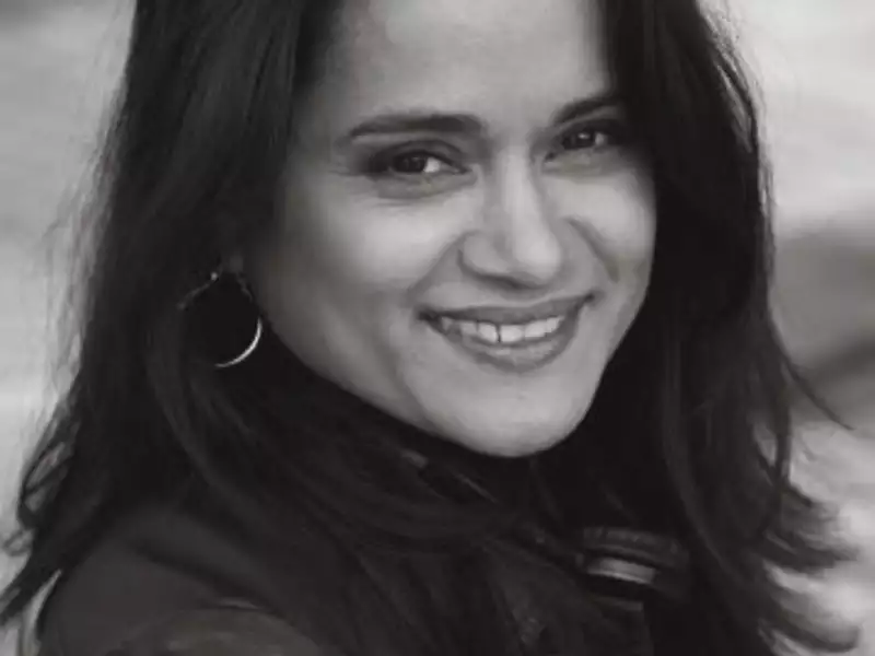 Indesign/fall 2012/veena Sud Headshot Bw Opt.jpg