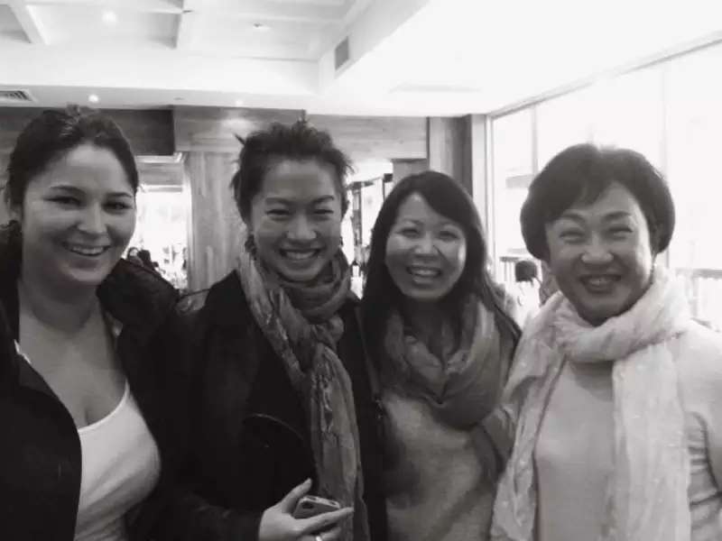 Indesign/spring 2012/hong Kong Bw Opt.jpg